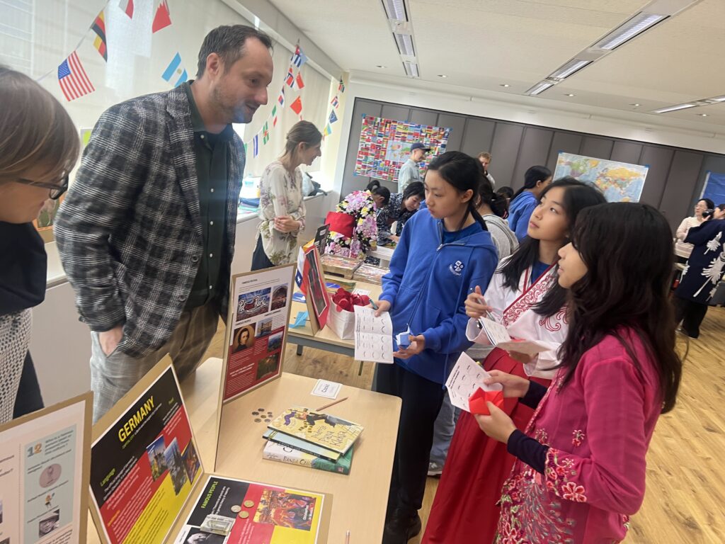 Fully Diversified International Community