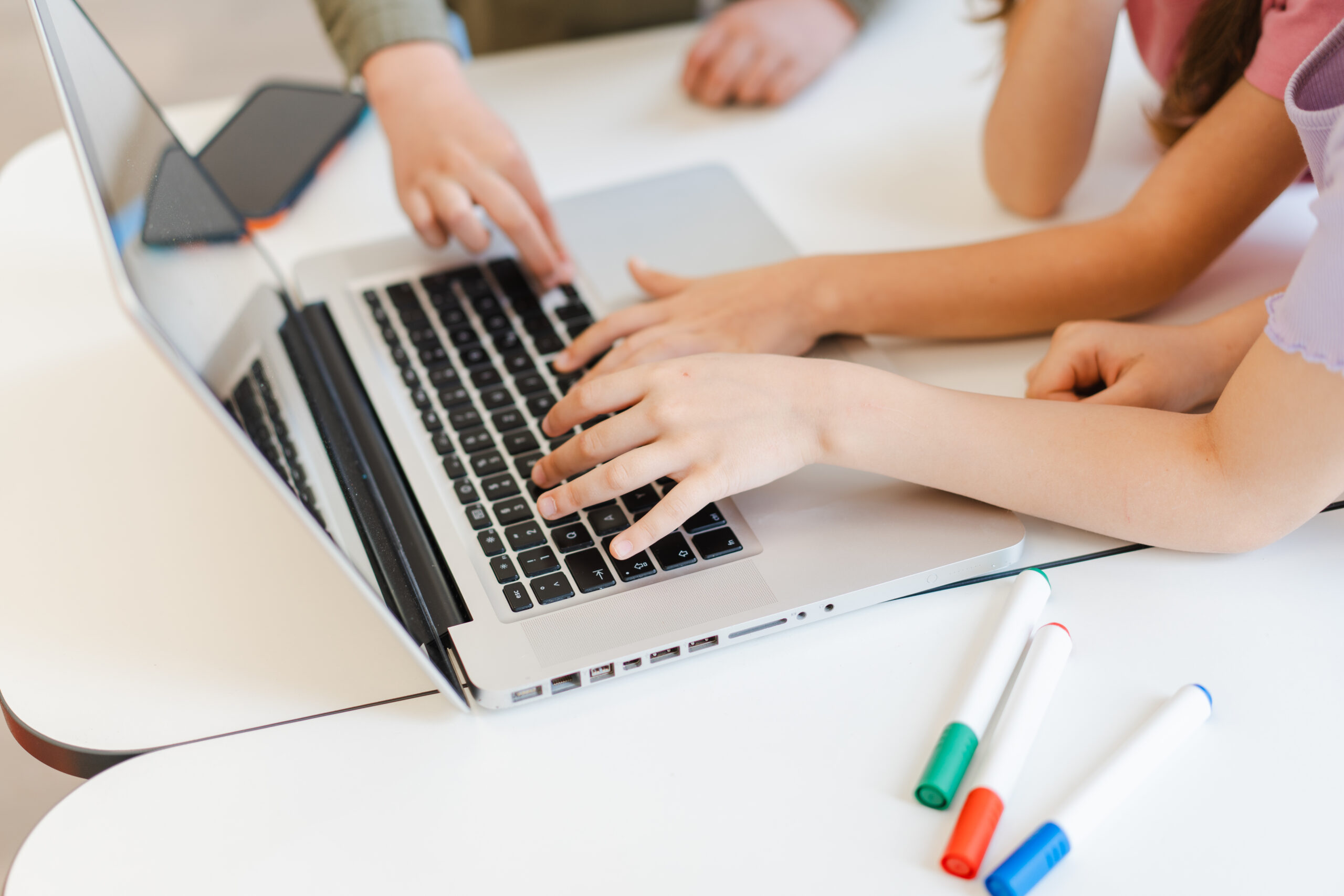 What are the 5 Main Admission Requirements for International Schools? From Age and English Proficiency to Nationality