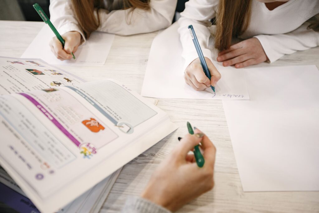 Choosing an International School for a Returnee Student: Considering Two Language Profiles